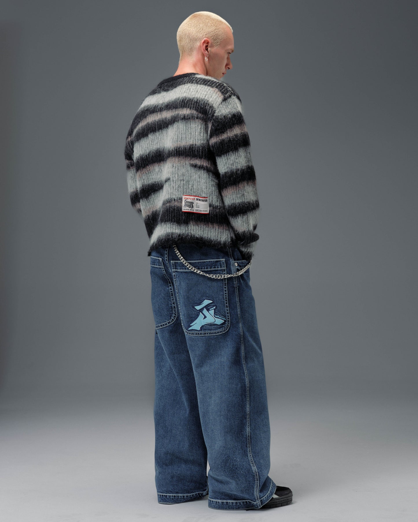 1101 LA Cannon. 26". Hand-Sand Dark Stone.