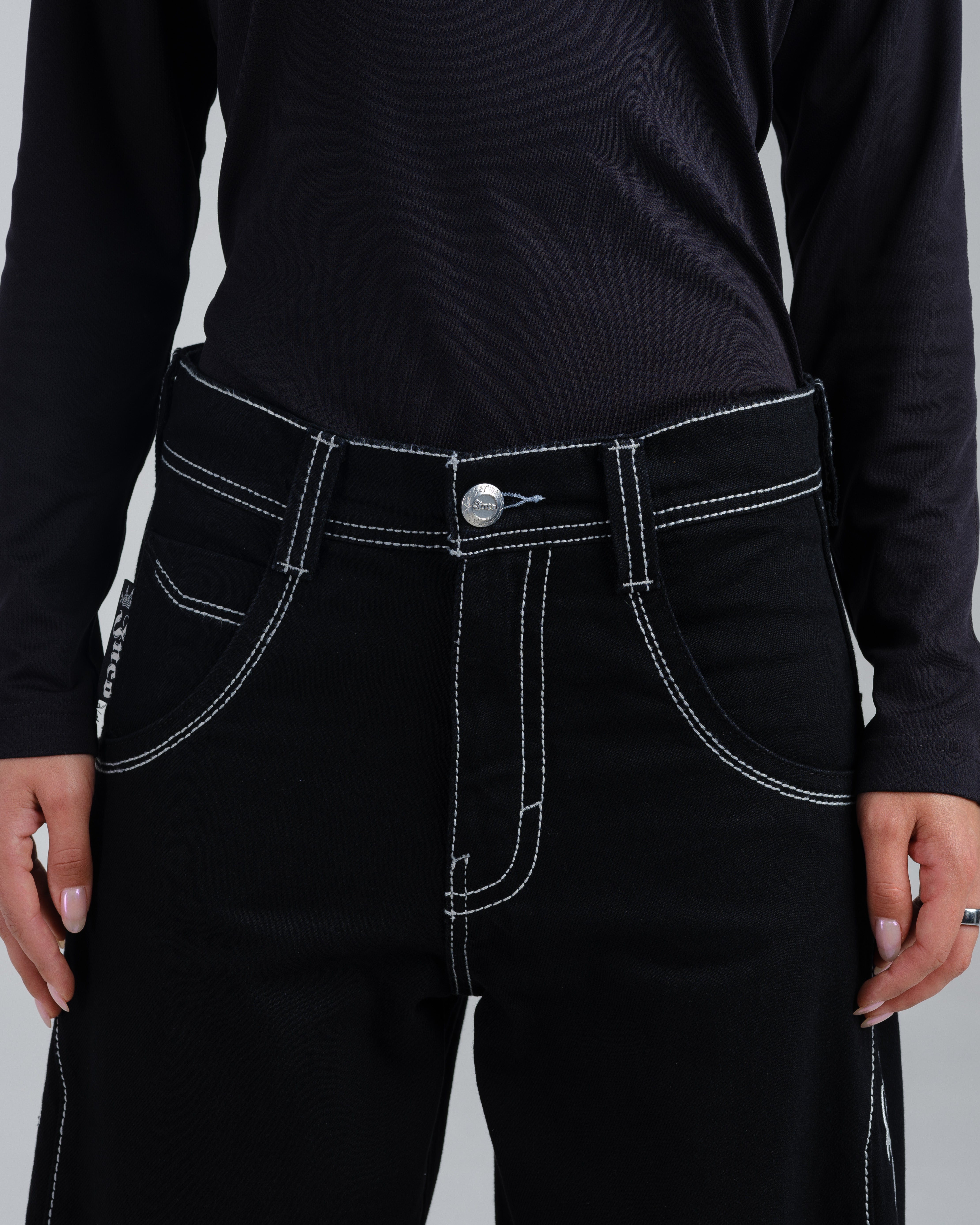 W Majestik. 23". Jet Black.