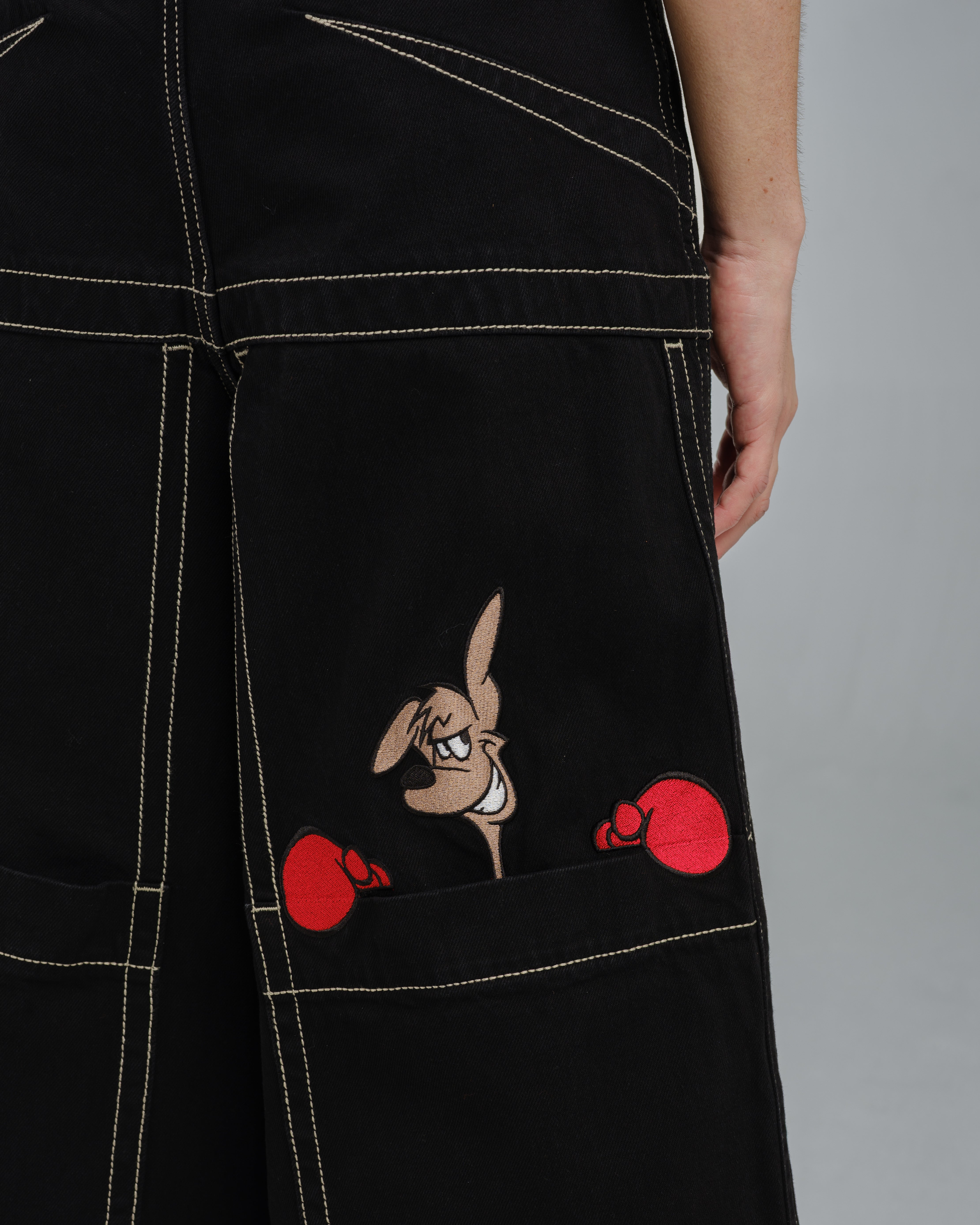 Kangaroo. 34". Jet Black.