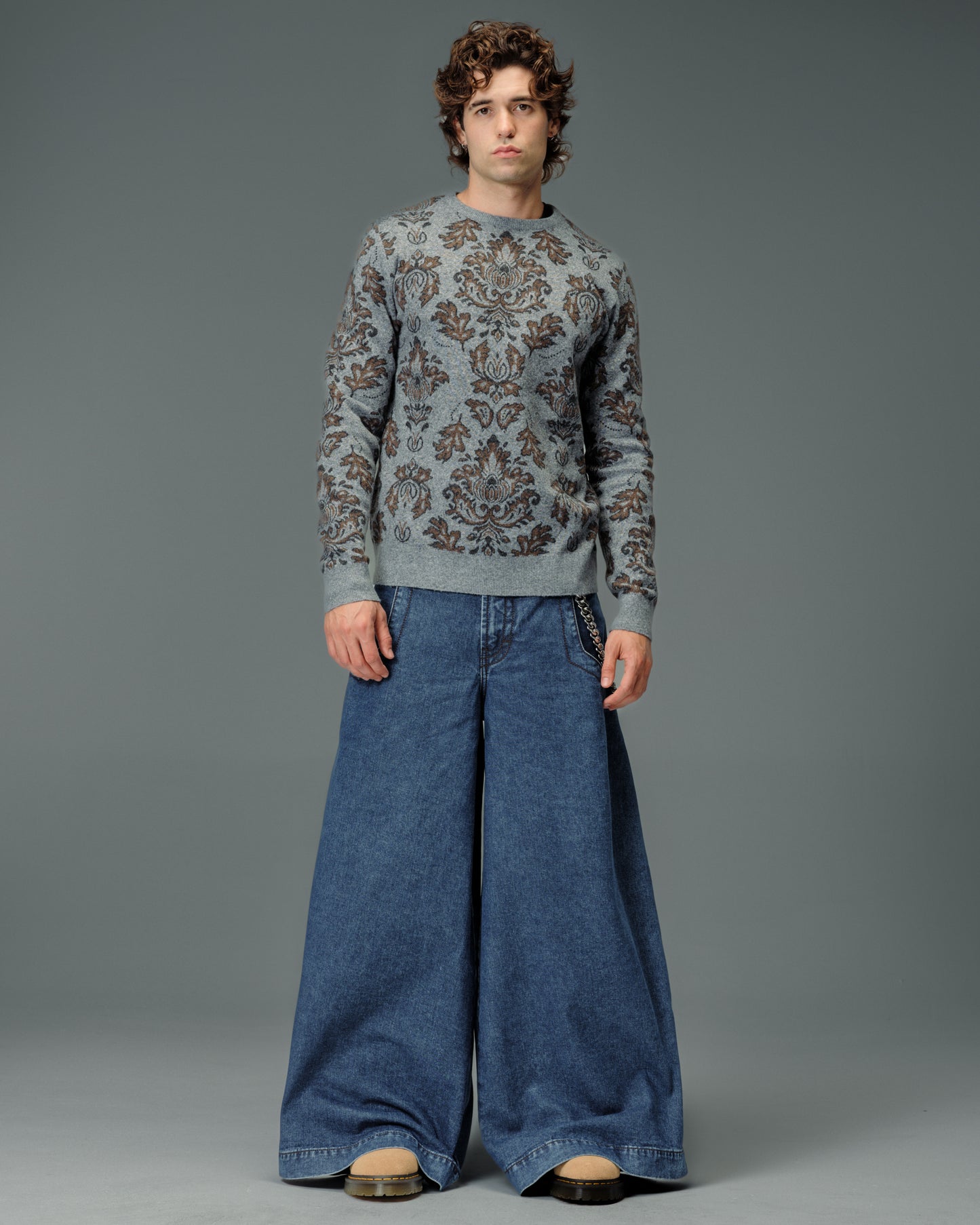 Mammoth. 40". Dark Stone.