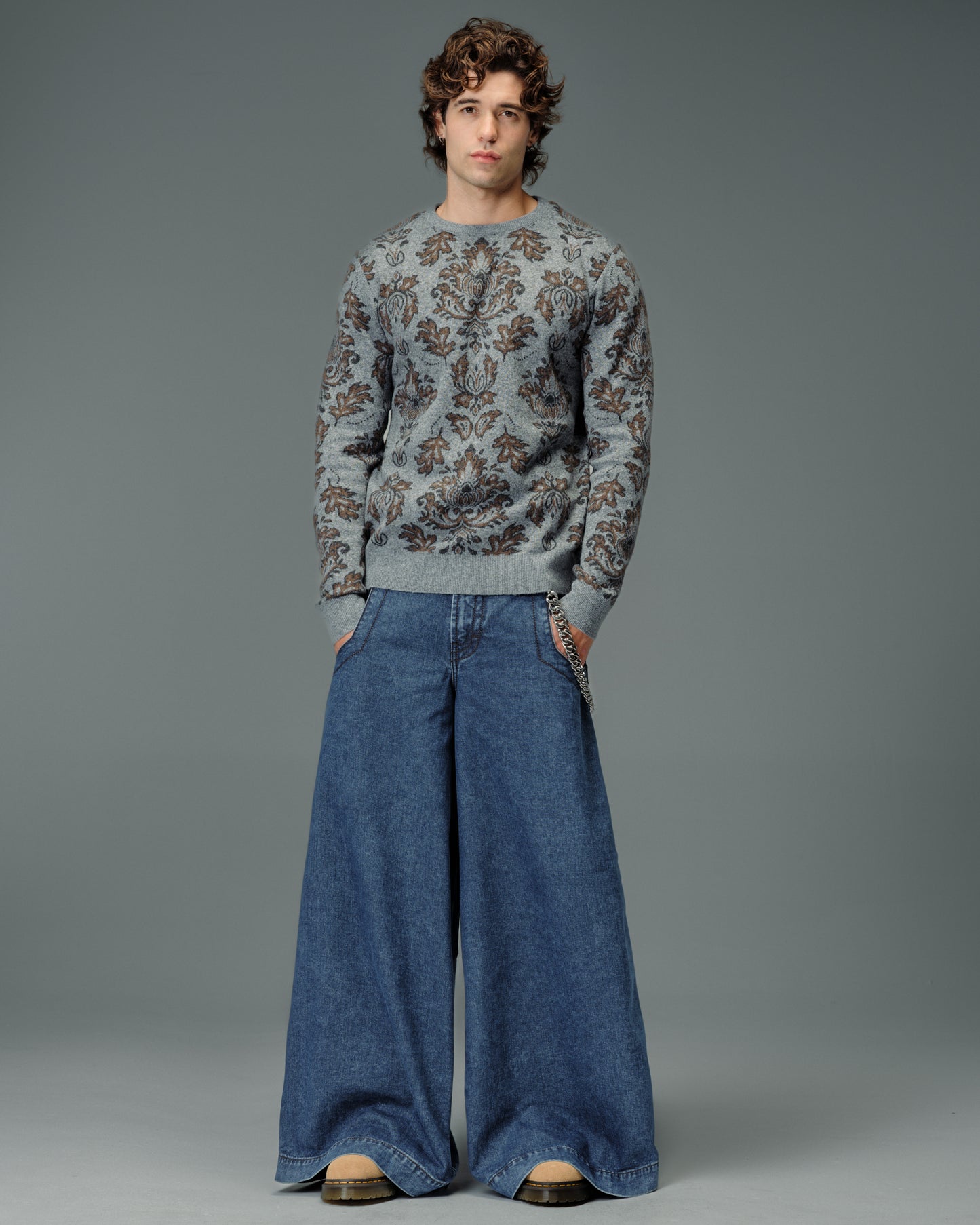 Mammoth. 40". Dark Stone.