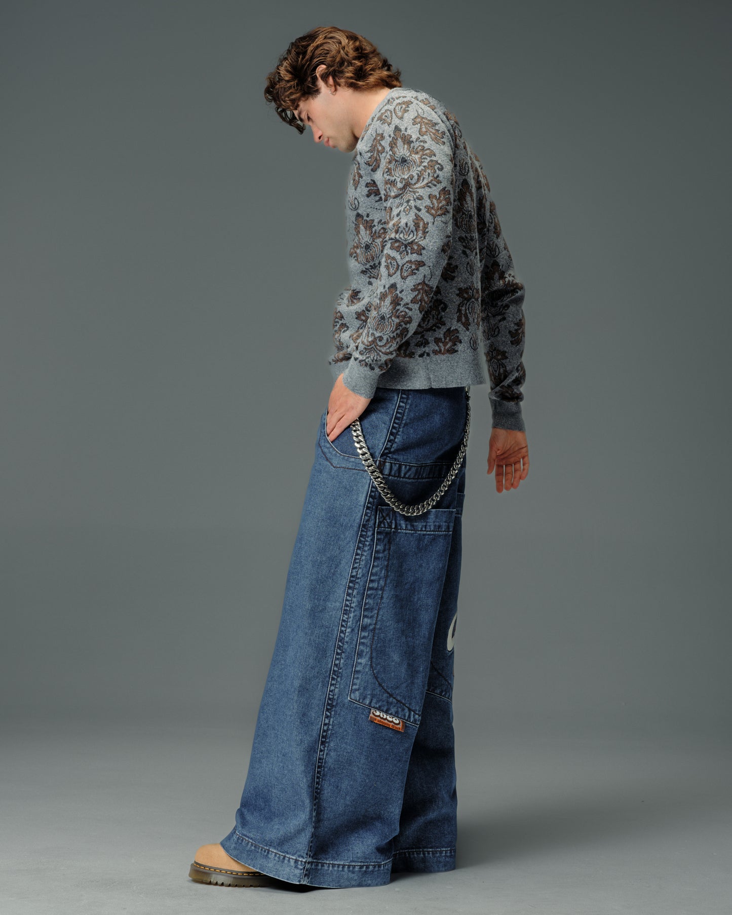 Mammoth. 40". Dark Stone.