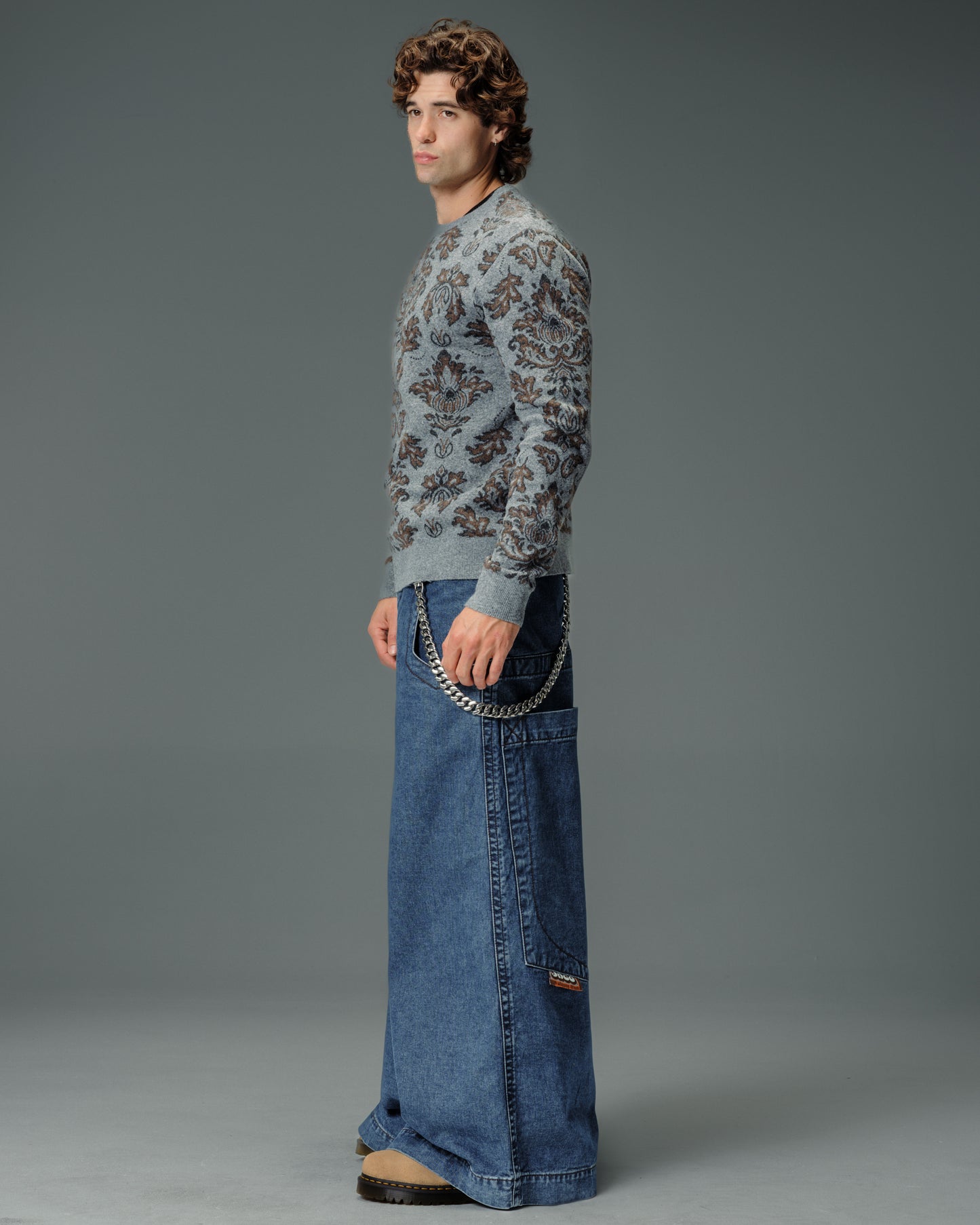 Mammoth. 40". Dark Stone.