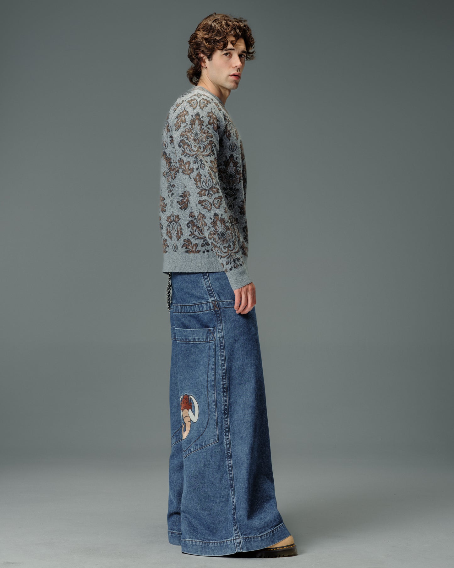 Mammoth. 40". Dark Stone.