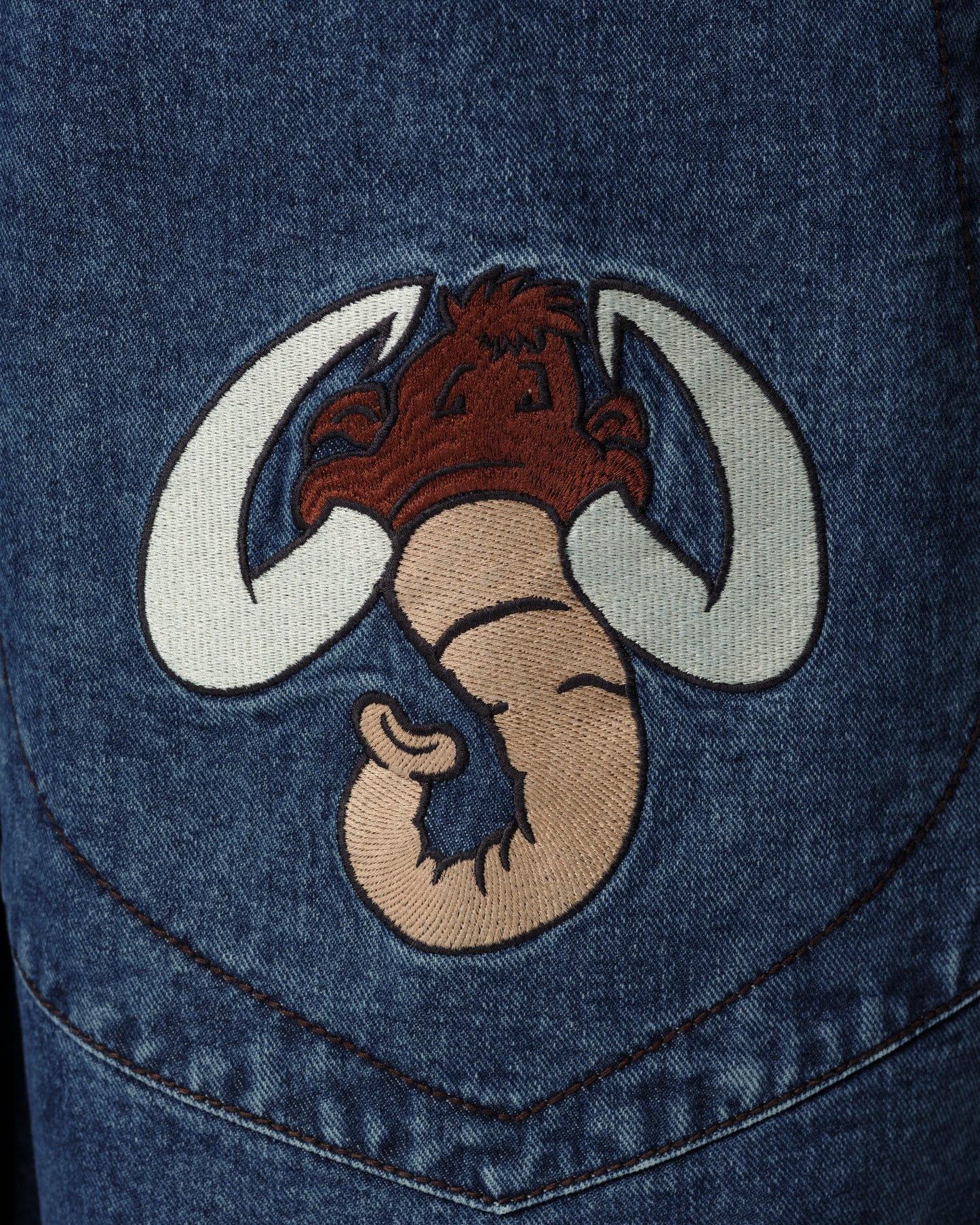 Mammoth. 40". Dark Stone.