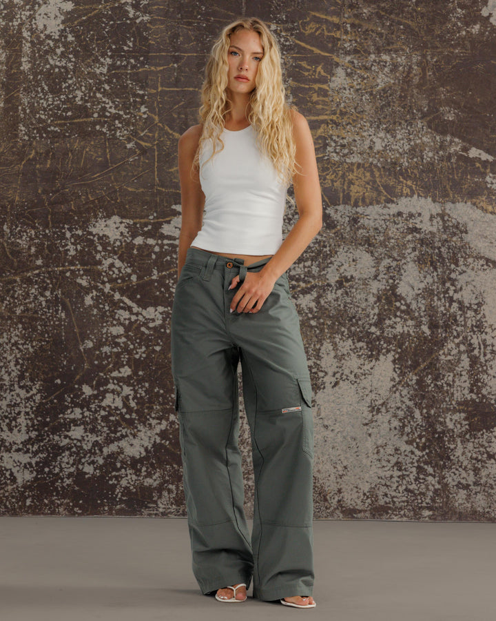 W Indicator Cargo Pants. 22". Olive.