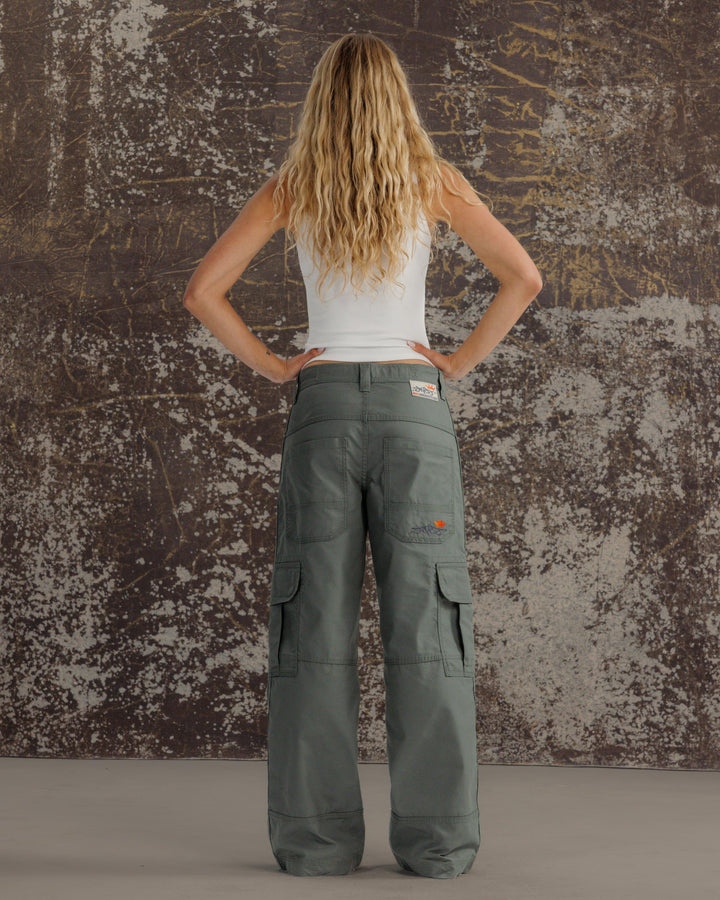 W Indicator Cargo Pants. 22". Olive.
