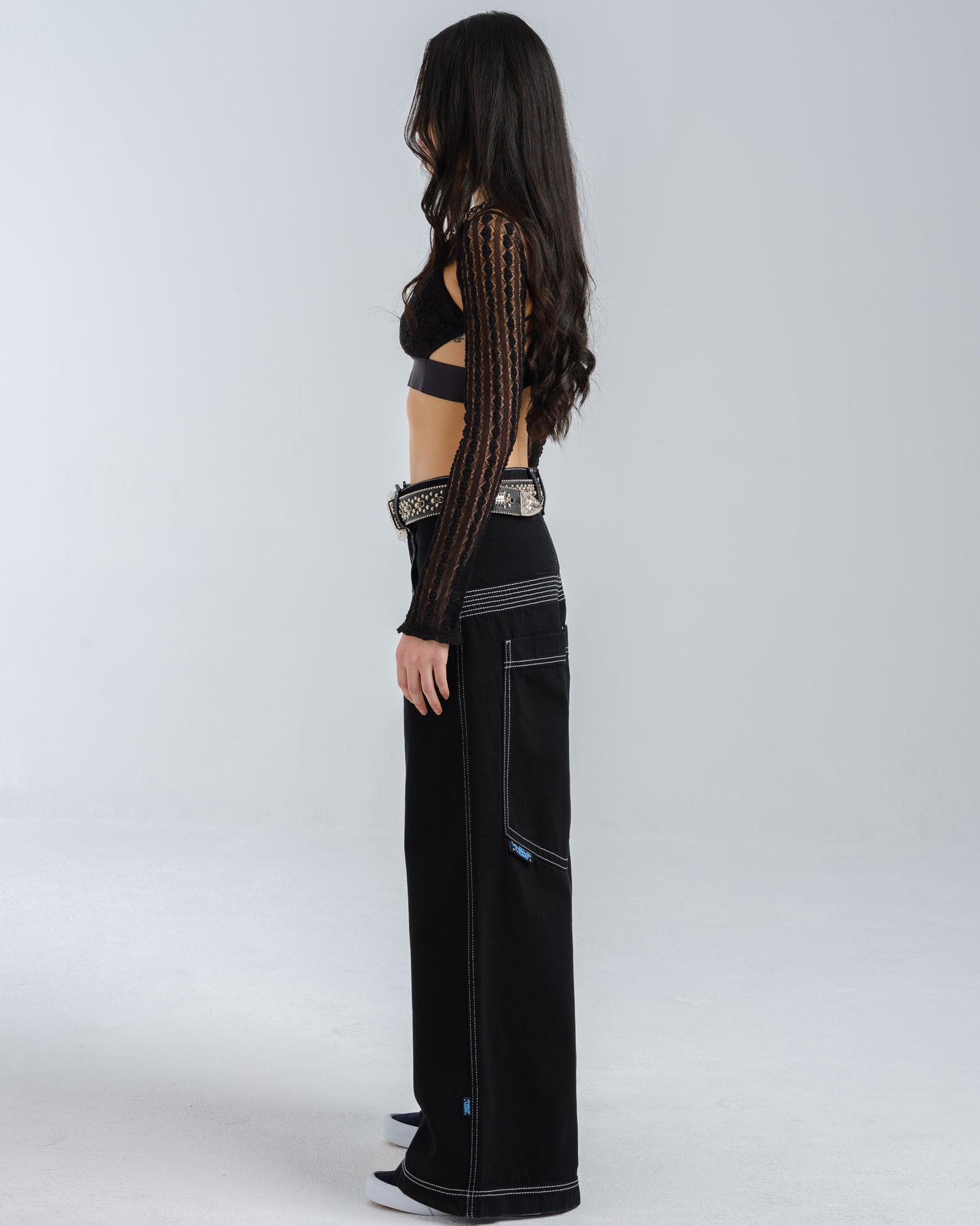 W Battle. 30". Jet Black.