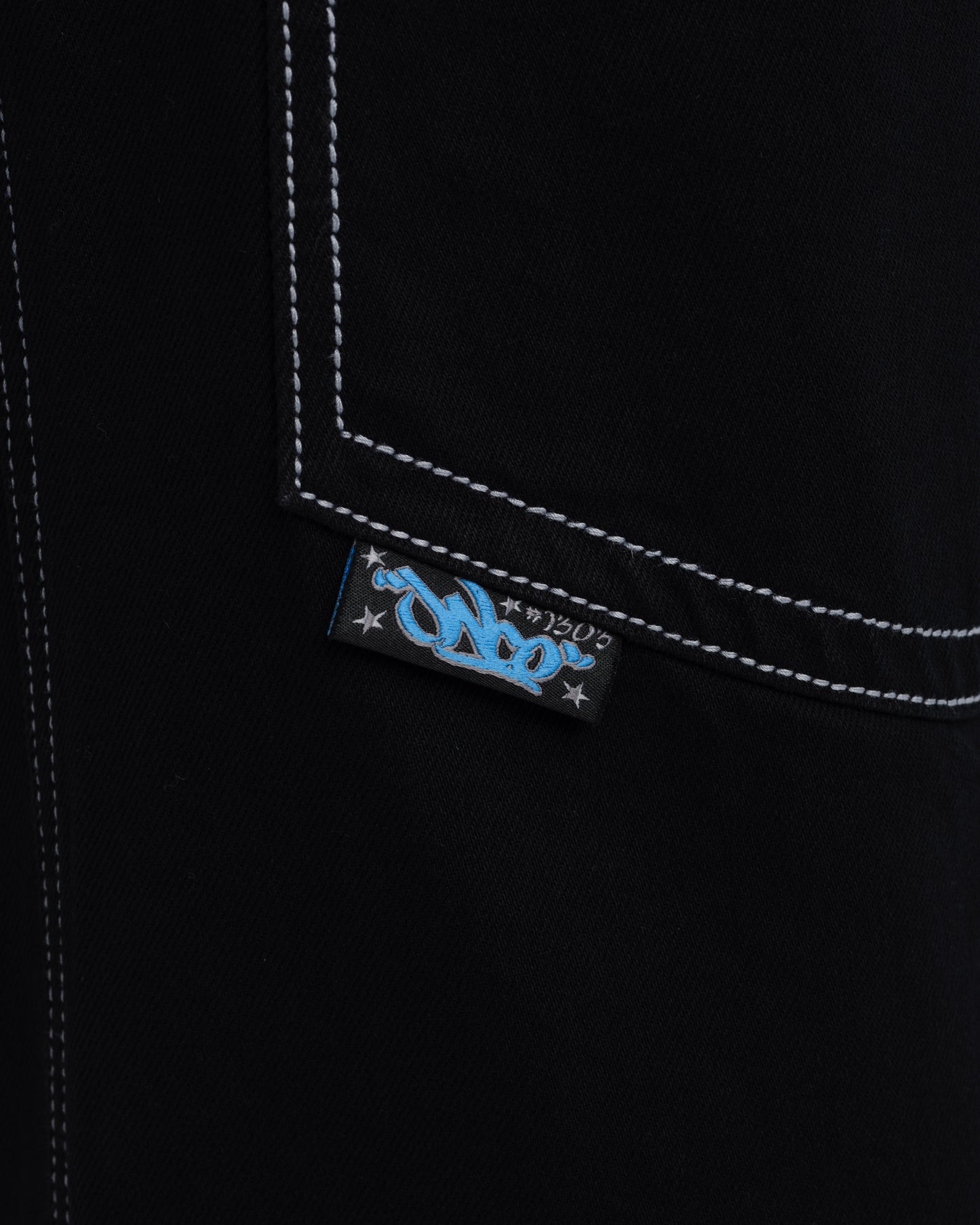 W Battle. 30". Jet Black.