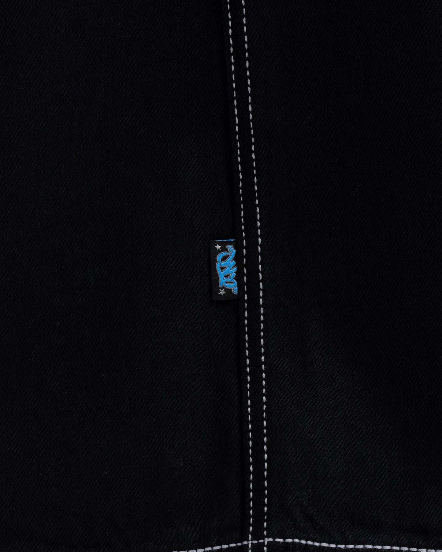 W Battle. 30". Jet Black.