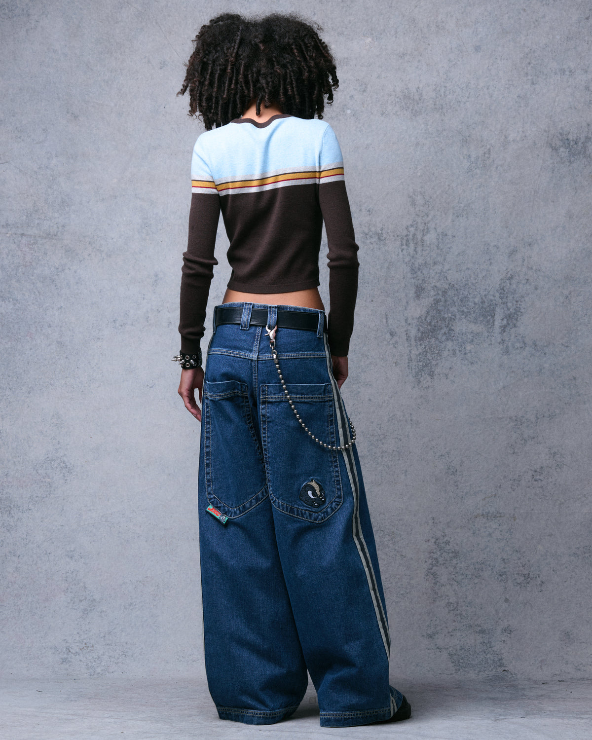 W Skunk. 26". Dark Stone.