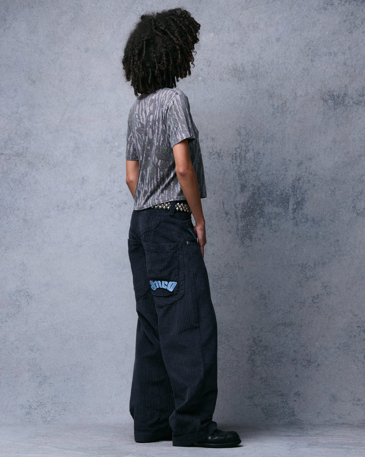 W169 Low Down. 20". 4 Wale Corduroy. Magnet