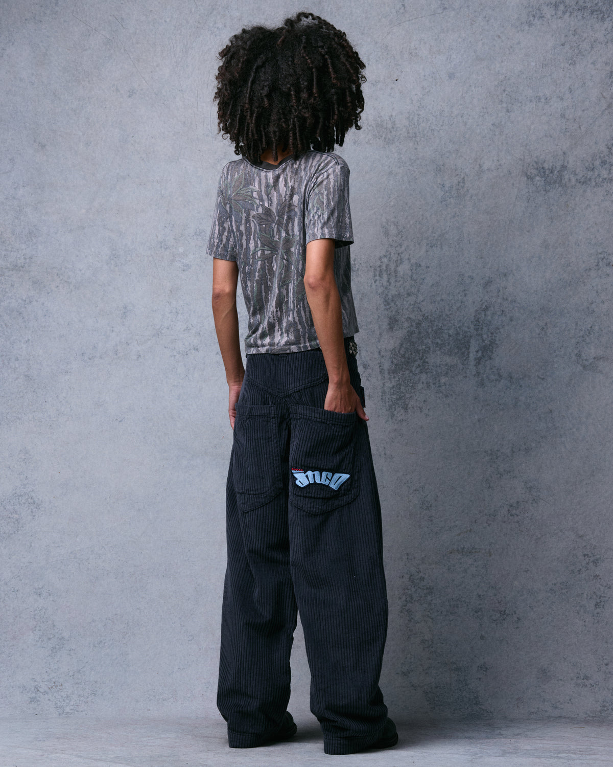 W169 Low Down. 20". 4 Wale Corduroy. Magnet