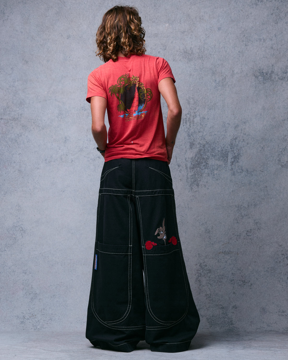 Kangaroo. 34". Jet Black.