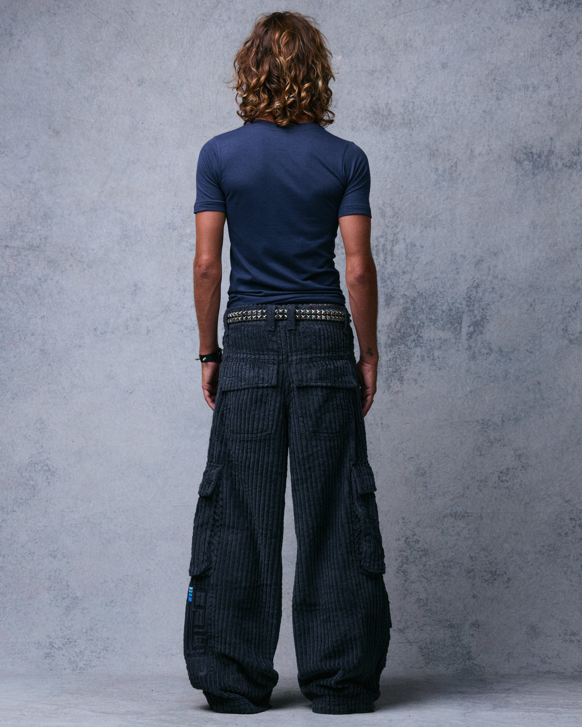 Legacy. 24". 2 Wale Corduroy. Magnet.