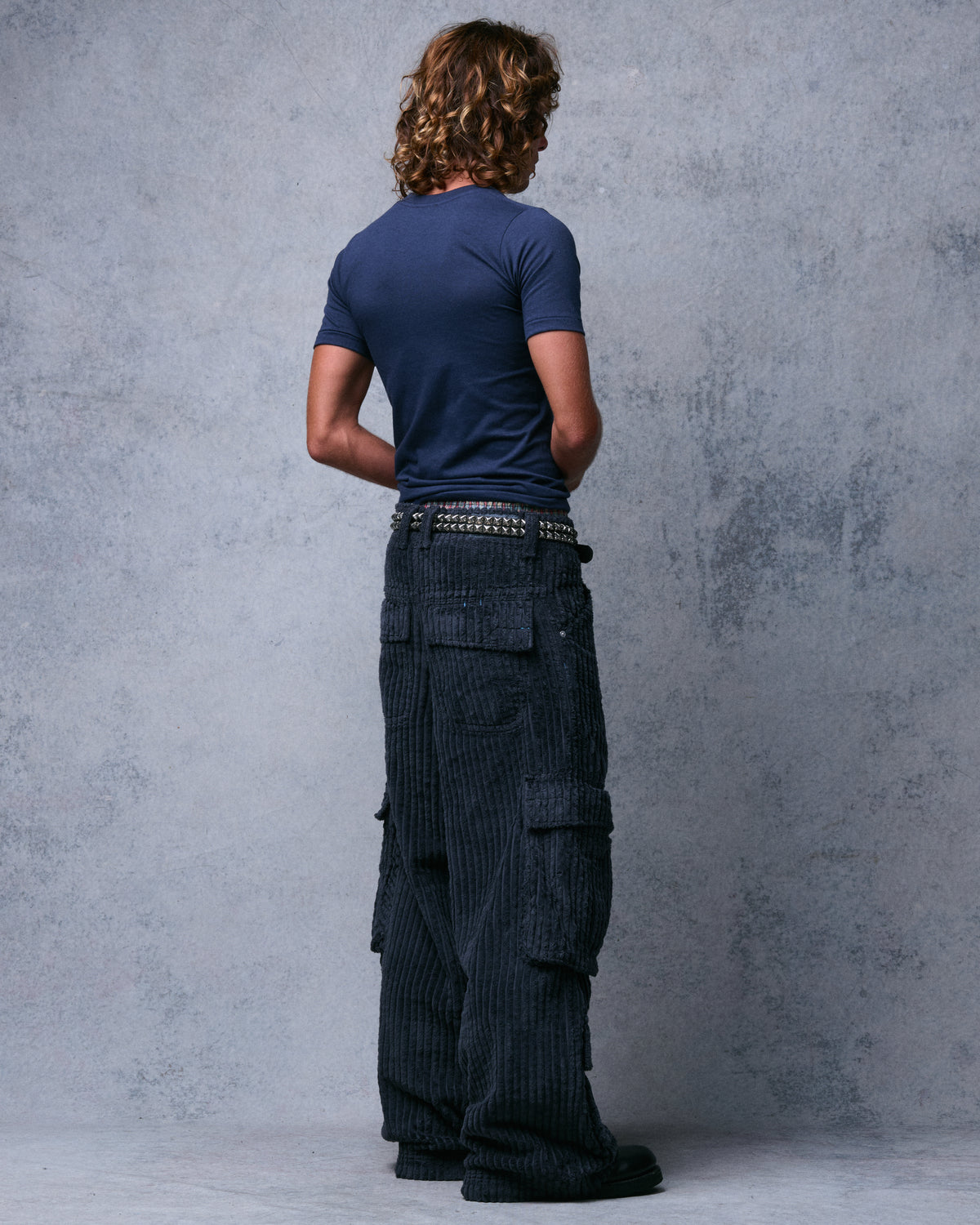 Legacy. 24". 2 Wale Corduroy. Magnet.