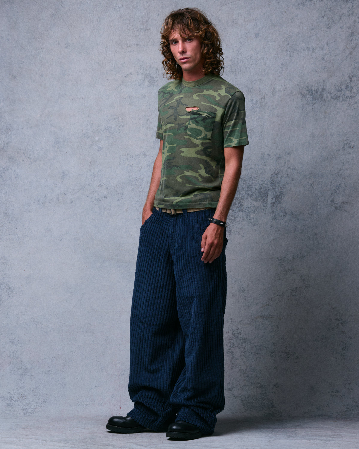 Wizard. 24". 2 Wale Corduroy. Navy.