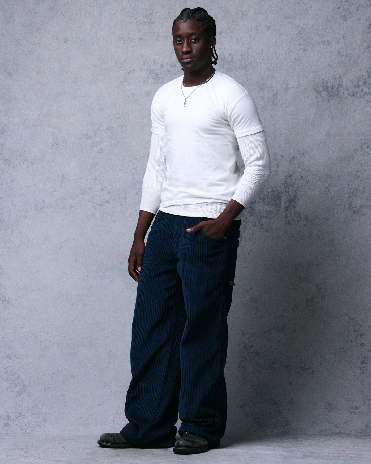 179 Pipes. 23". 4 Wale Corduroy. Navy.