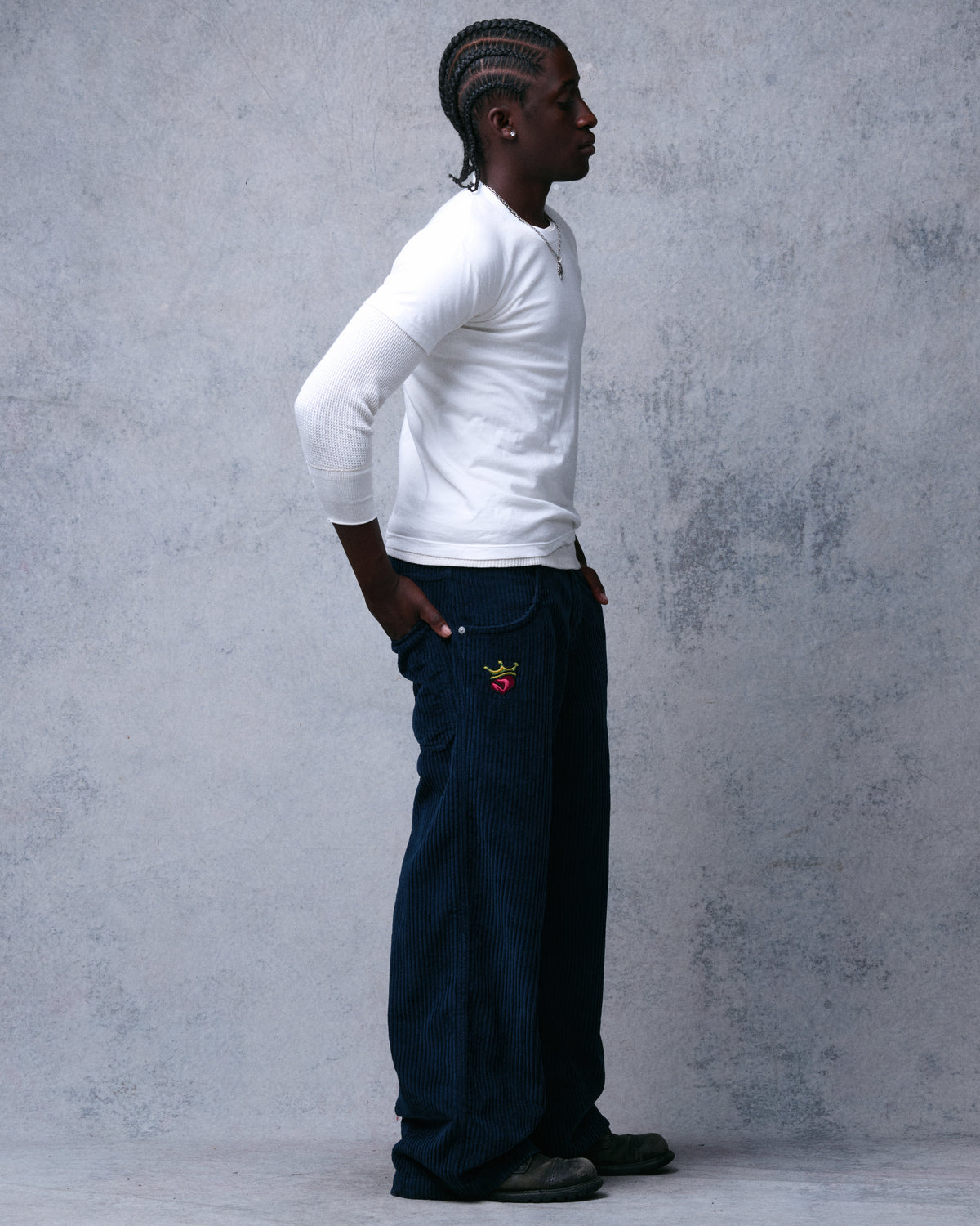179 Pipes. 23". 4 Wale Corduroy. Navy.