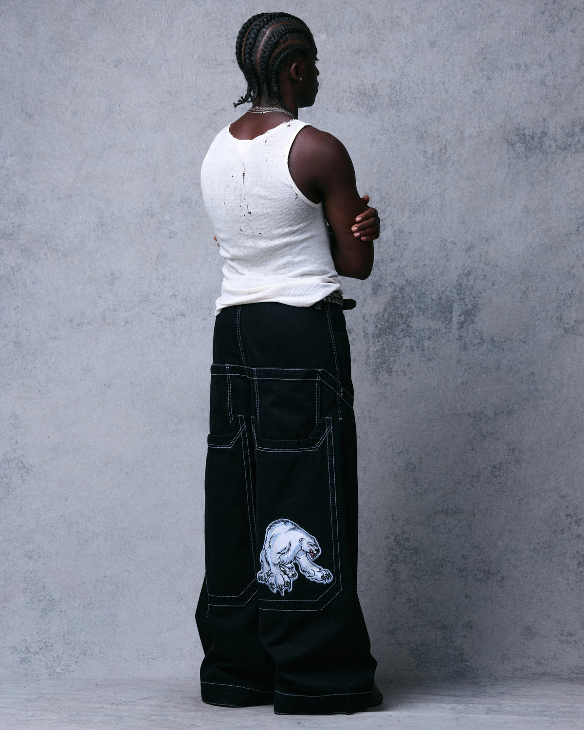Polar Bear. 28". Jet Black.