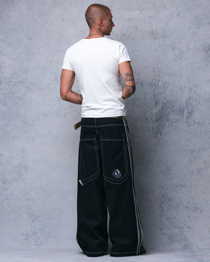 Skunk. 26". Jet Black.