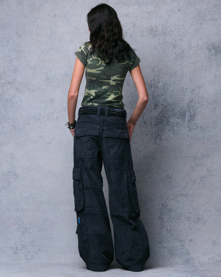 W Legacy. 24". 2 Wale Corduroy. Magnet.