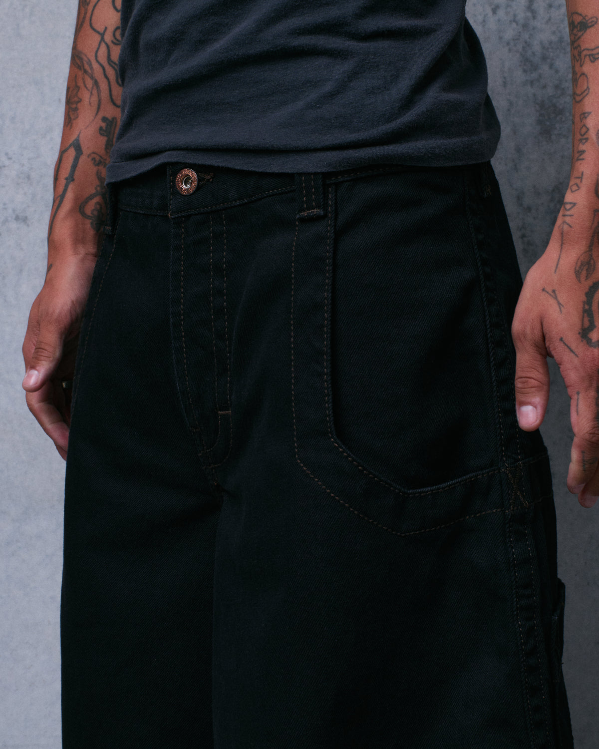 Mammoth. 40". Jet Black.