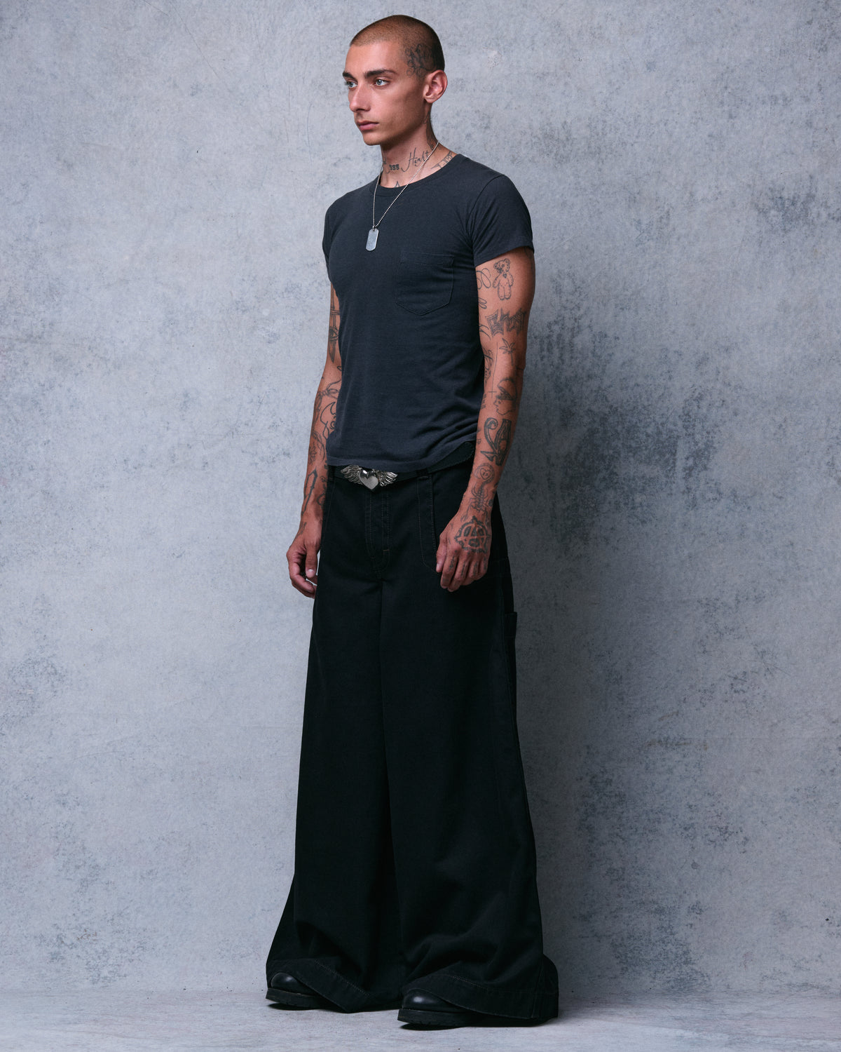 Mammoth. 40". Jet Black.