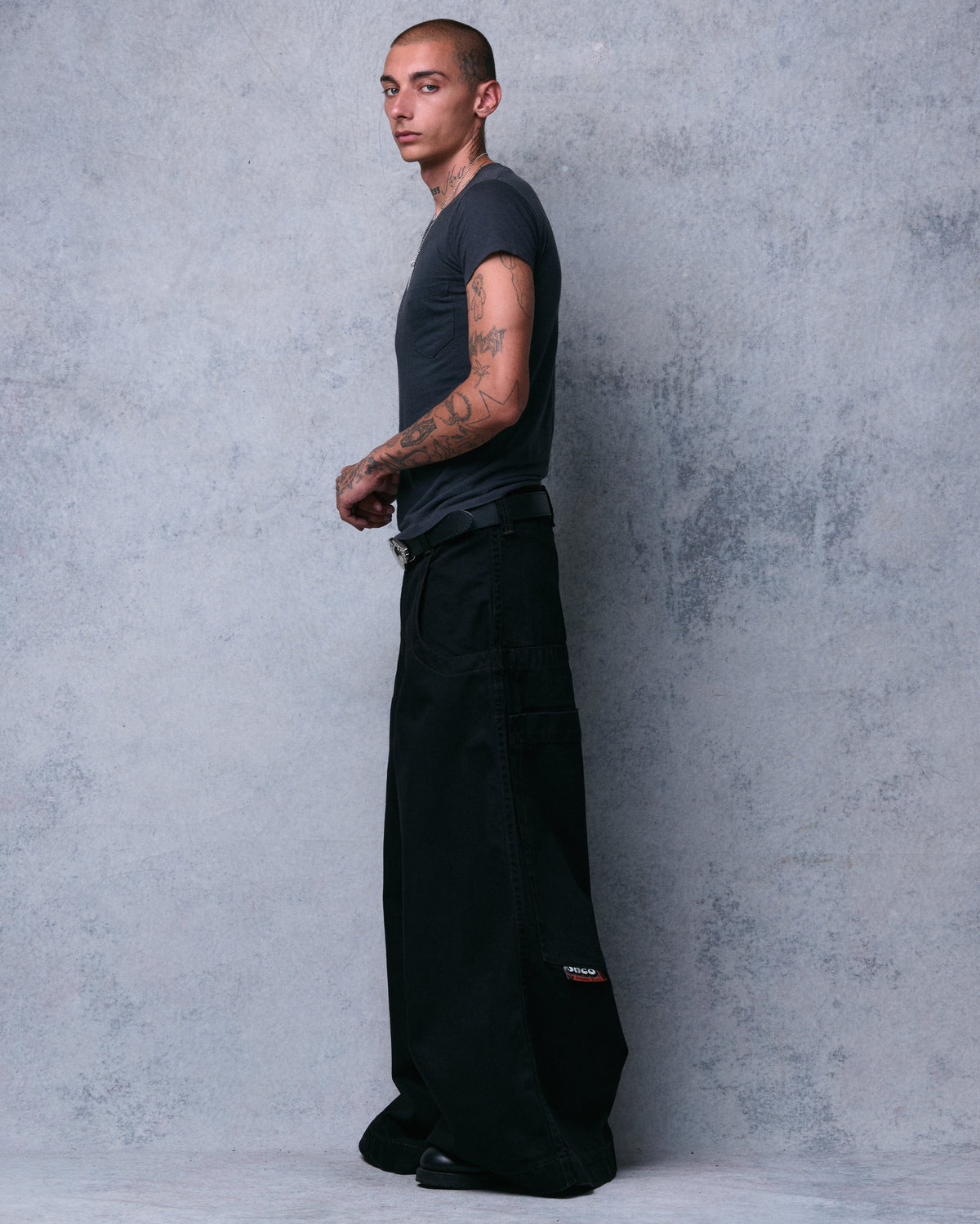 Mammoth. 40". Jet Black.