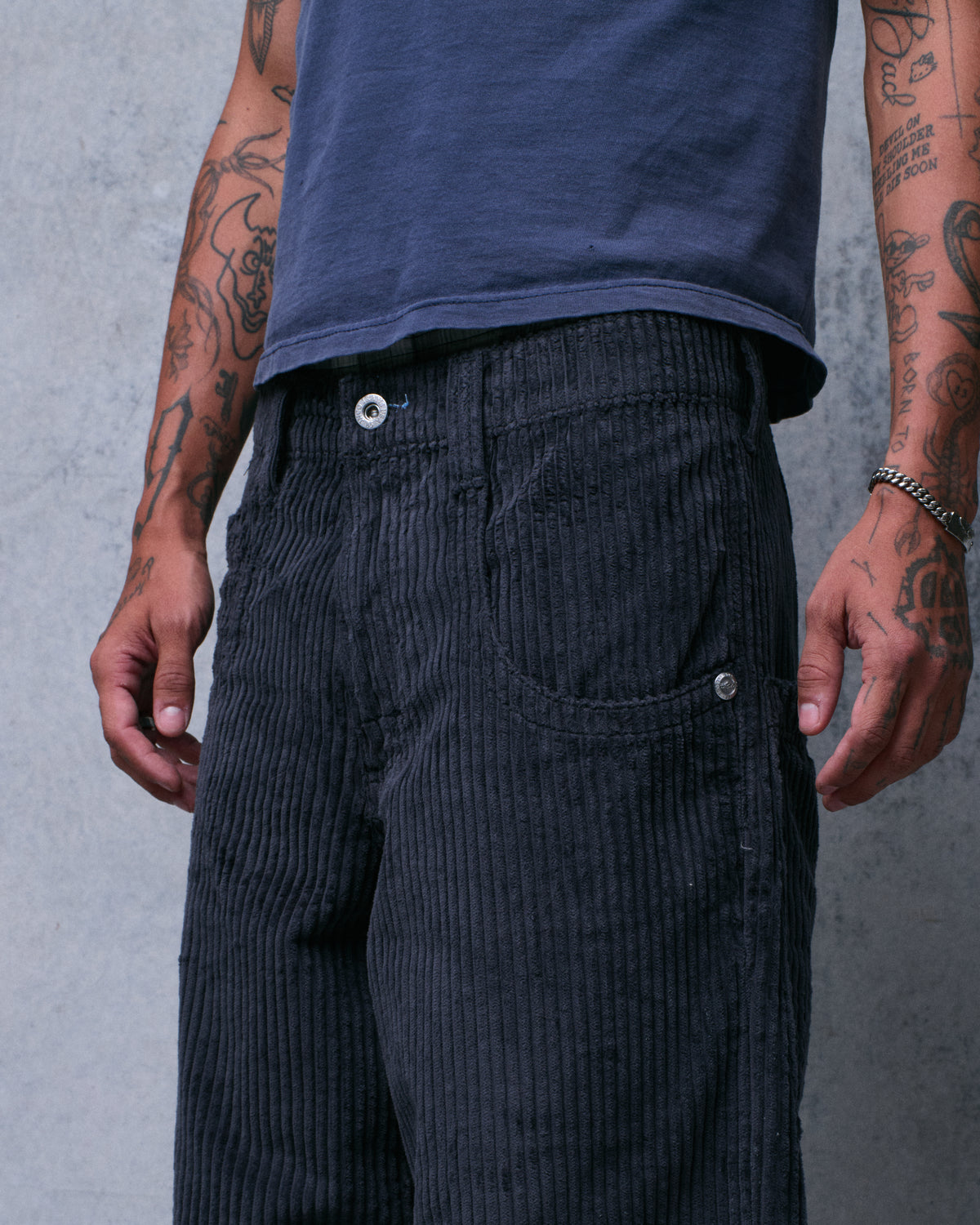 169 Low Down. 20". 4 Wale Corduroy. Magnet.