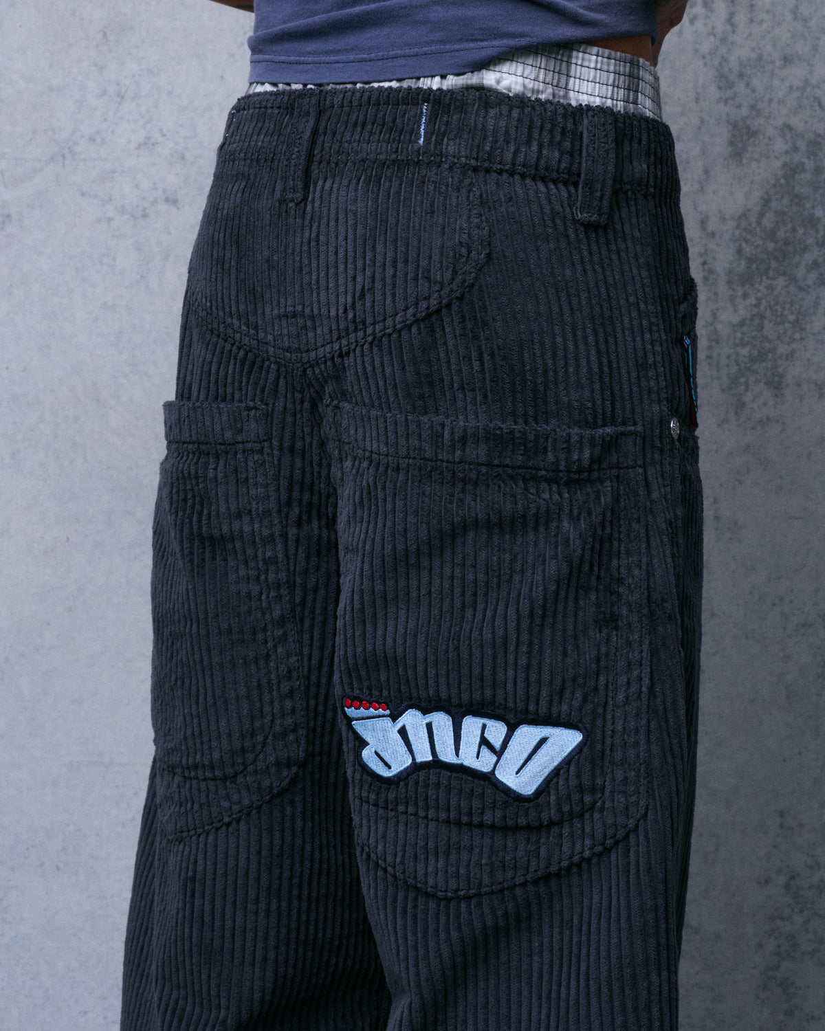 169 Low Down. 20". 4 Wale Corduroy. Magnet.