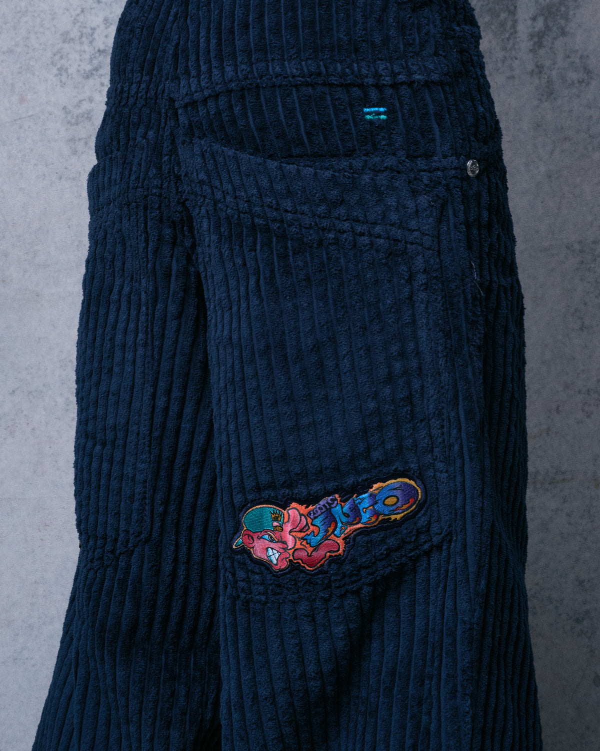W Wizard. 24". 2 Wale Corduroy. Navy.
