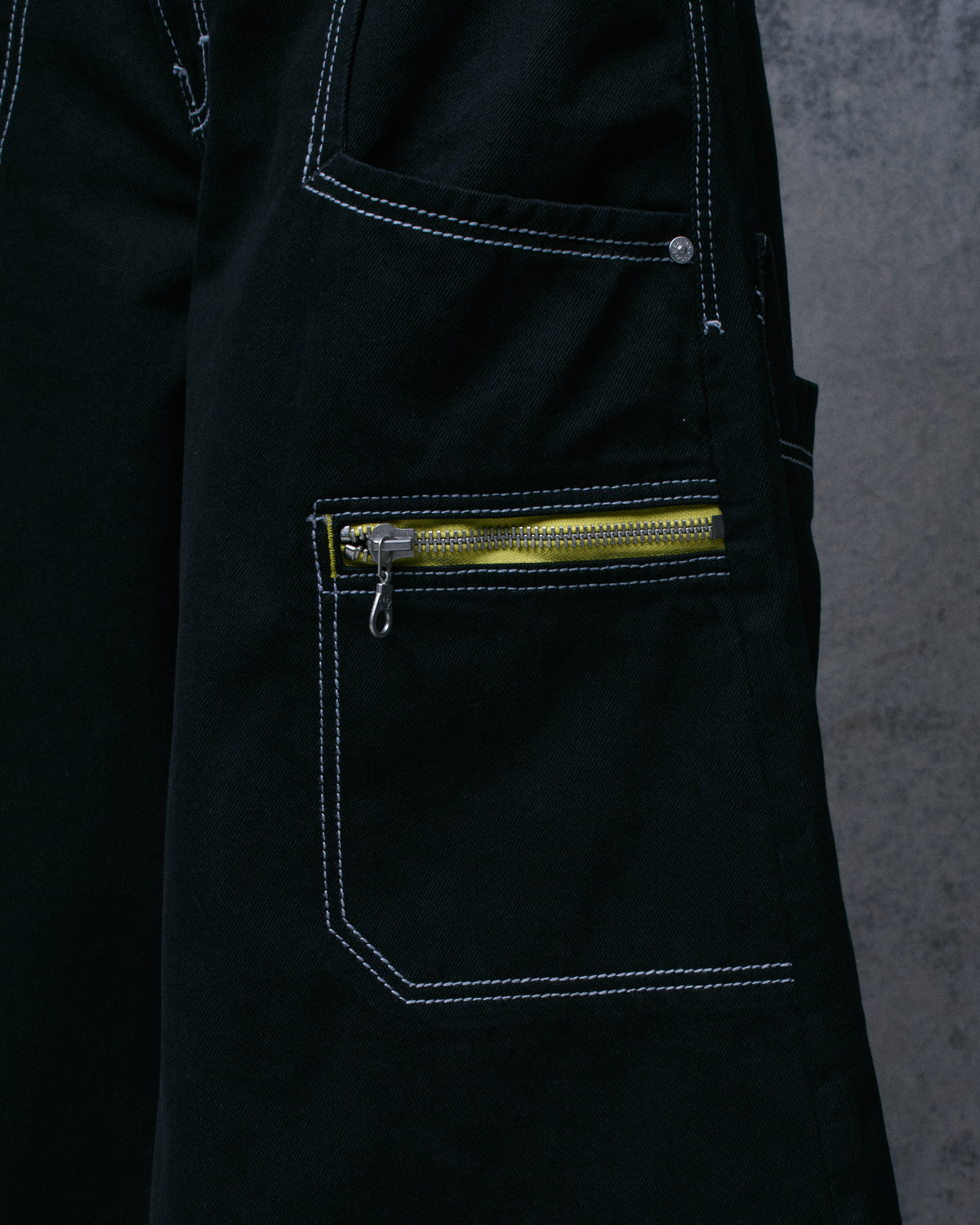 Crime Scene. 50". Jet Black.