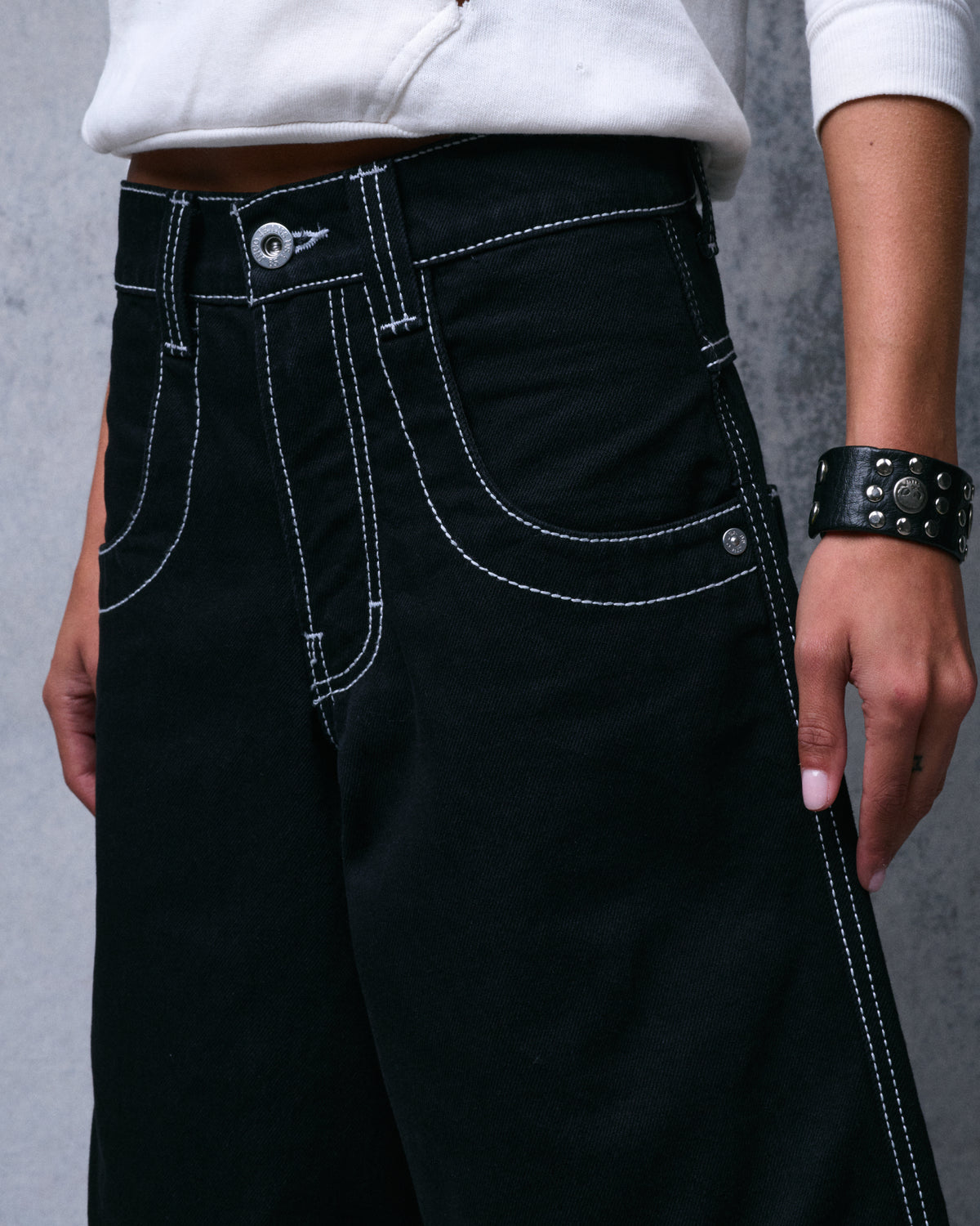 W101 Twin Cannon Shorts. 14". Black/Silver J.