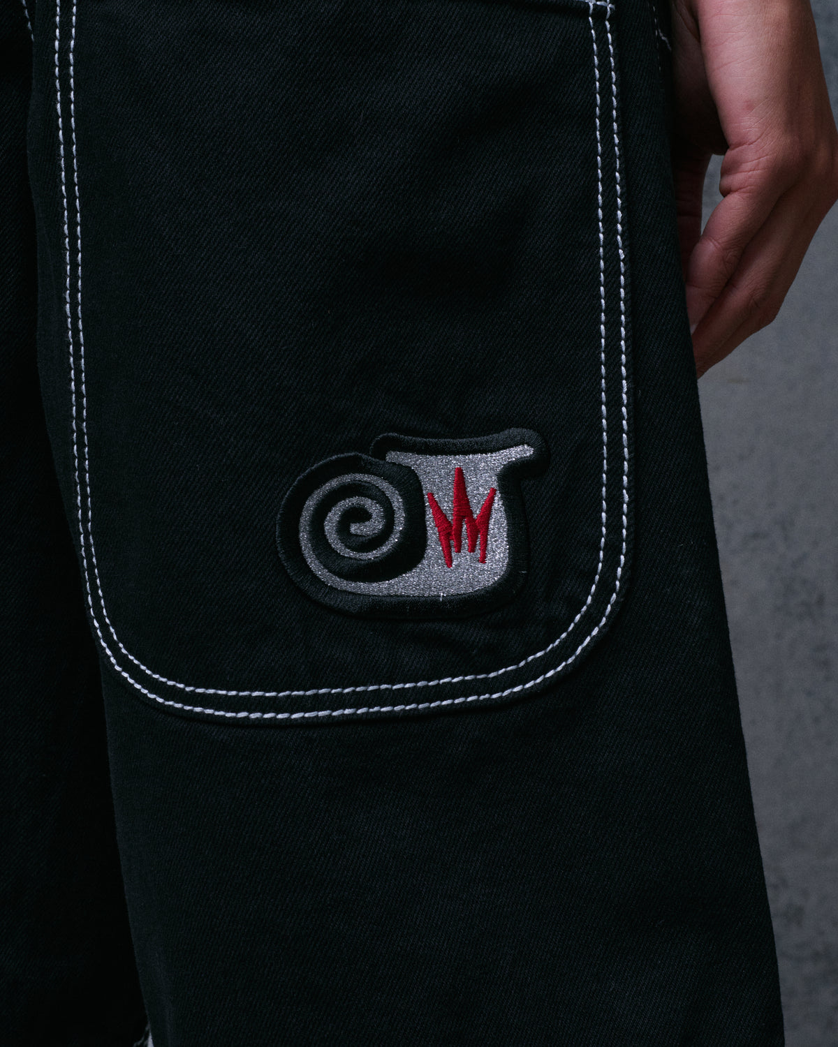 W101 Twin Cannon Shorts. 14". Black/Silver J.