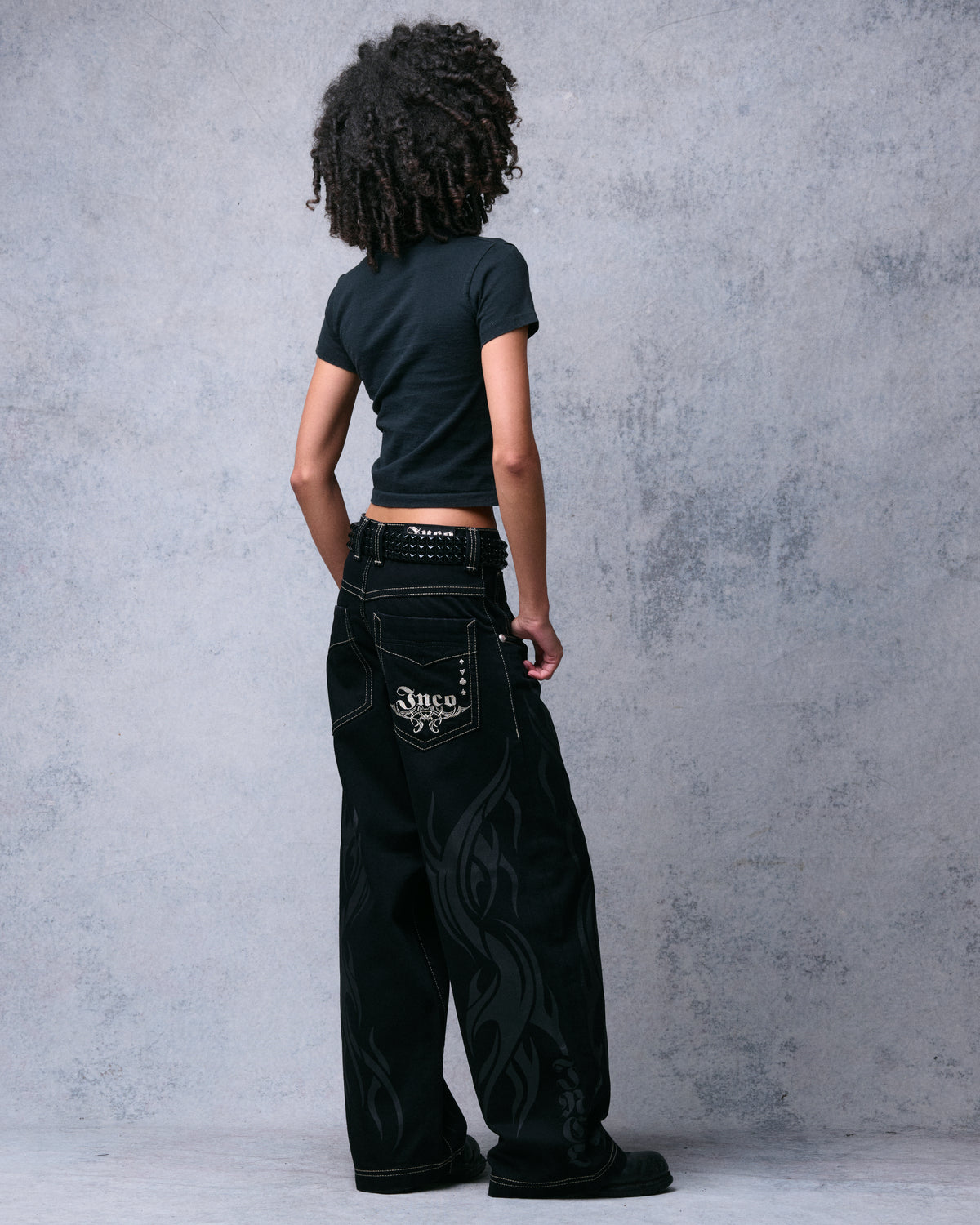 W Flame Karatz. 23". Jet Black.