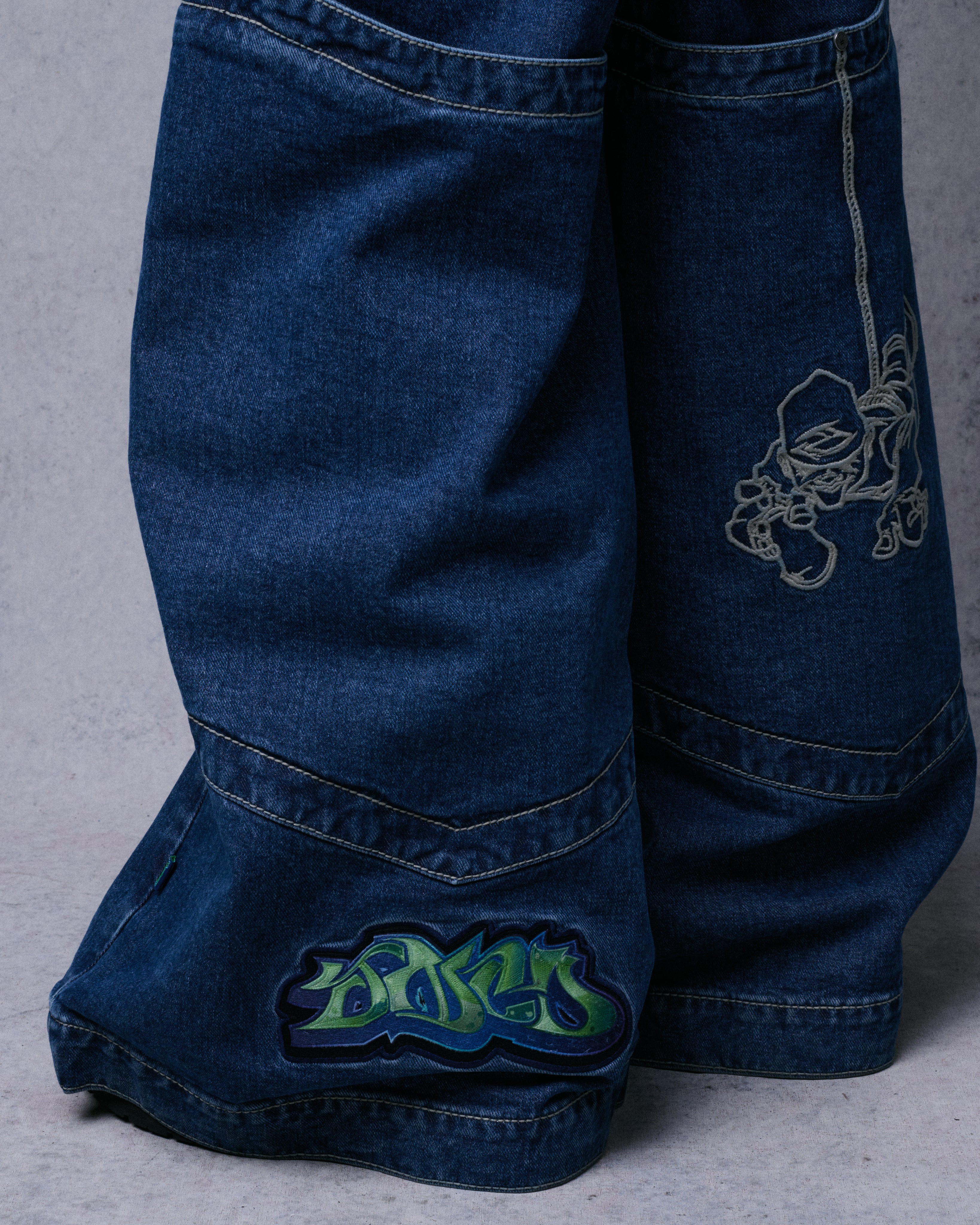 Hangin' Jeans. 34