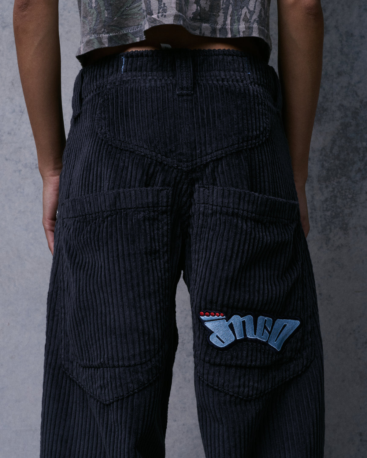 W169 Low Down. 20". 4 Wale Corduroy. Magnet