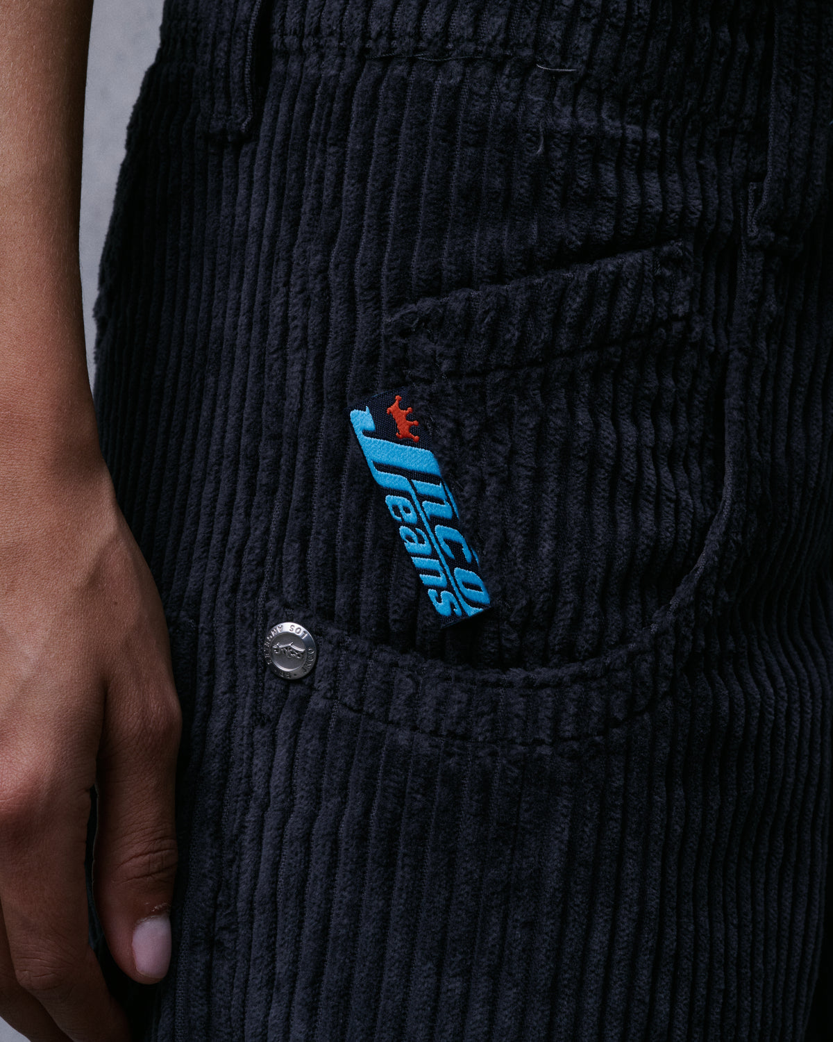 W169 Low Down. 20". 4 Wale Corduroy. Magnet
