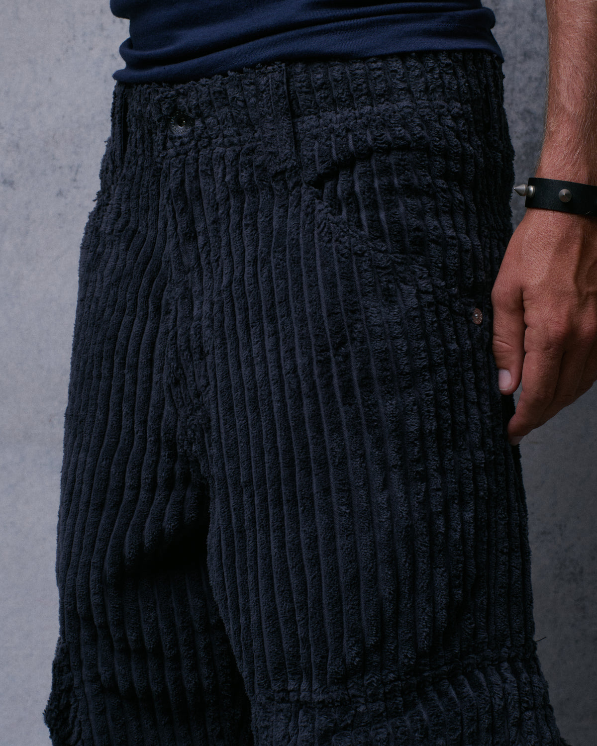 Legacy. 24". 2 Wale Corduroy. Magnet.