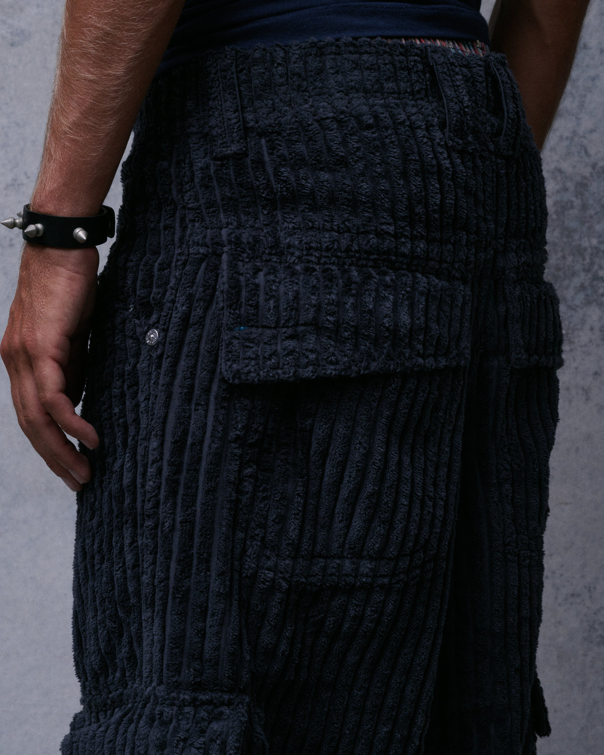Legacy. 24". 2 Wale Corduroy. Magnet.