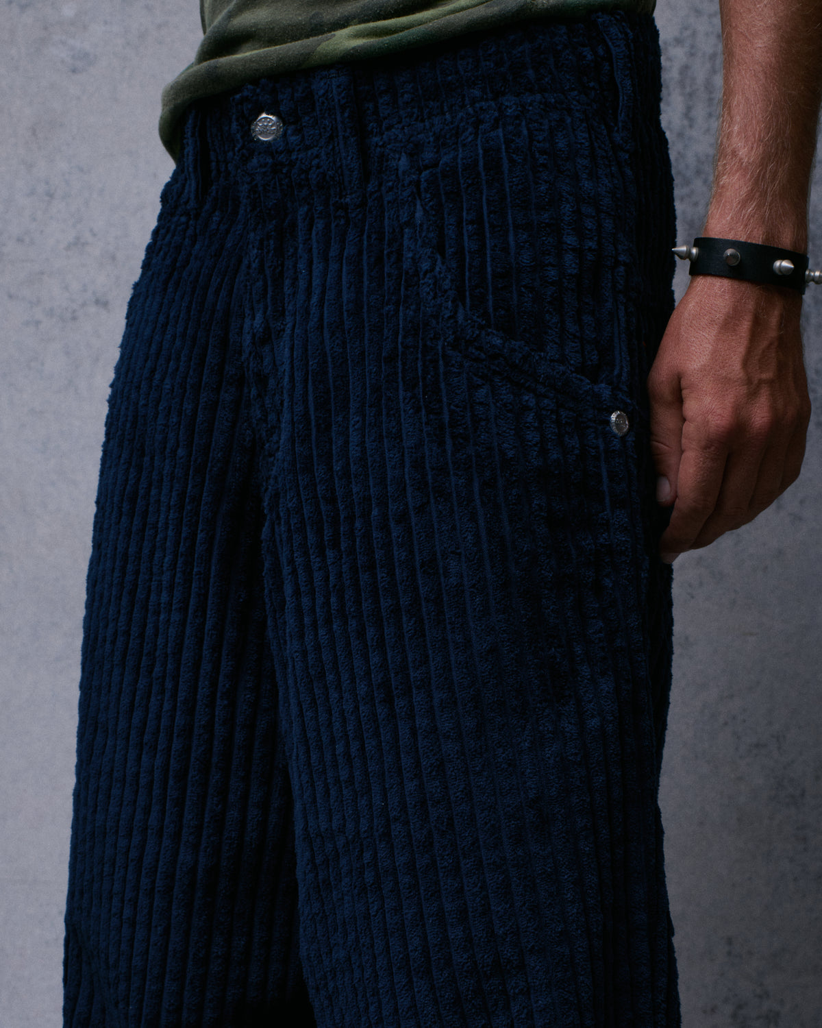 Wizard. 24". 2 Wale Corduroy. Navy.