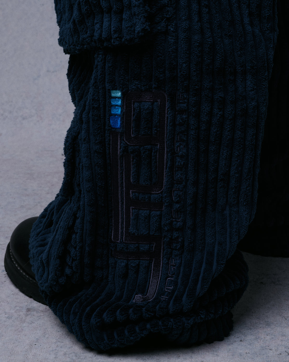 Legacy. 24". 2 Wale Corduroy. Navy.