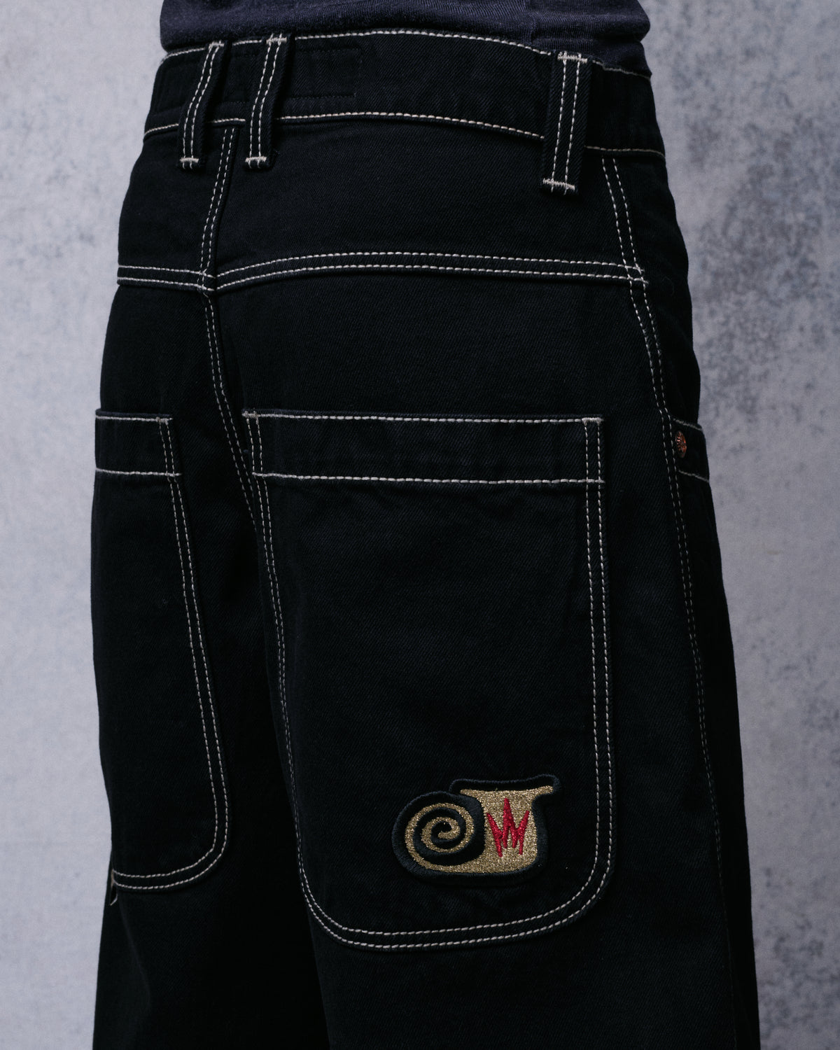W101 Twin Cannon Shorts. 14". Black/Gold J.