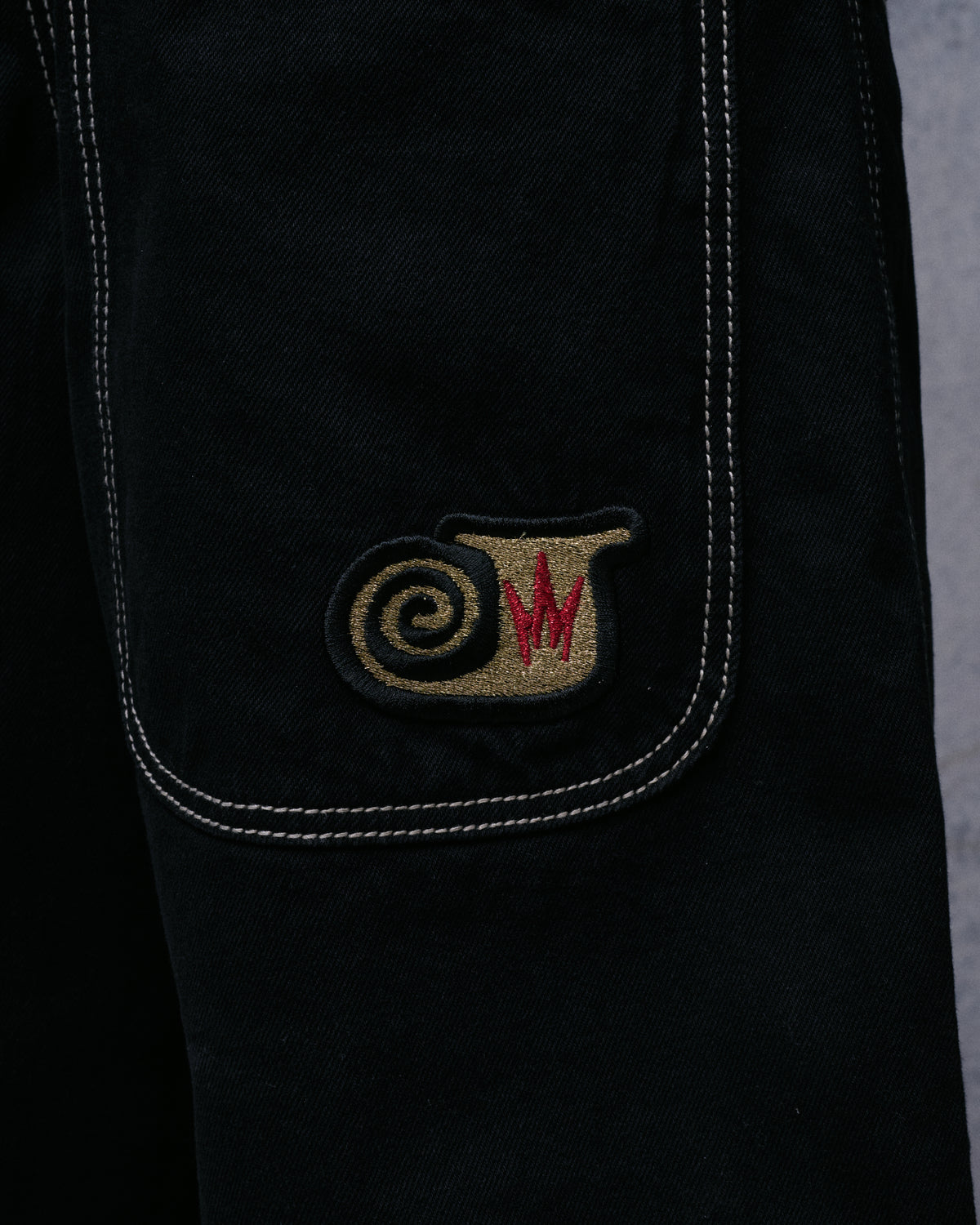 W101 Twin Cannon Shorts. 14". Black/Gold J.