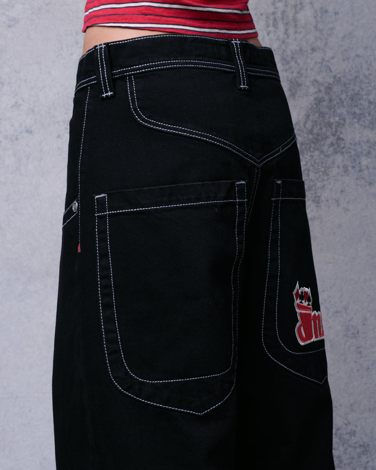 W1169 Low Down Deck. 20". Jet Black.