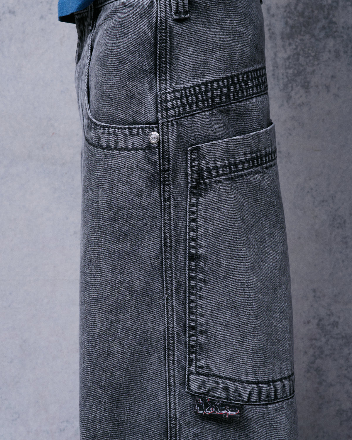 Jester. 26". Vintage Black.