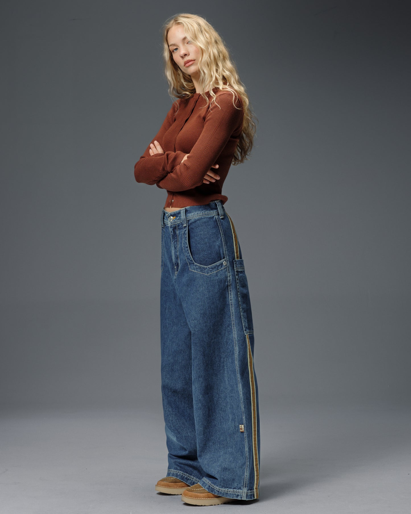 W Slug. 26". Dark Stone.