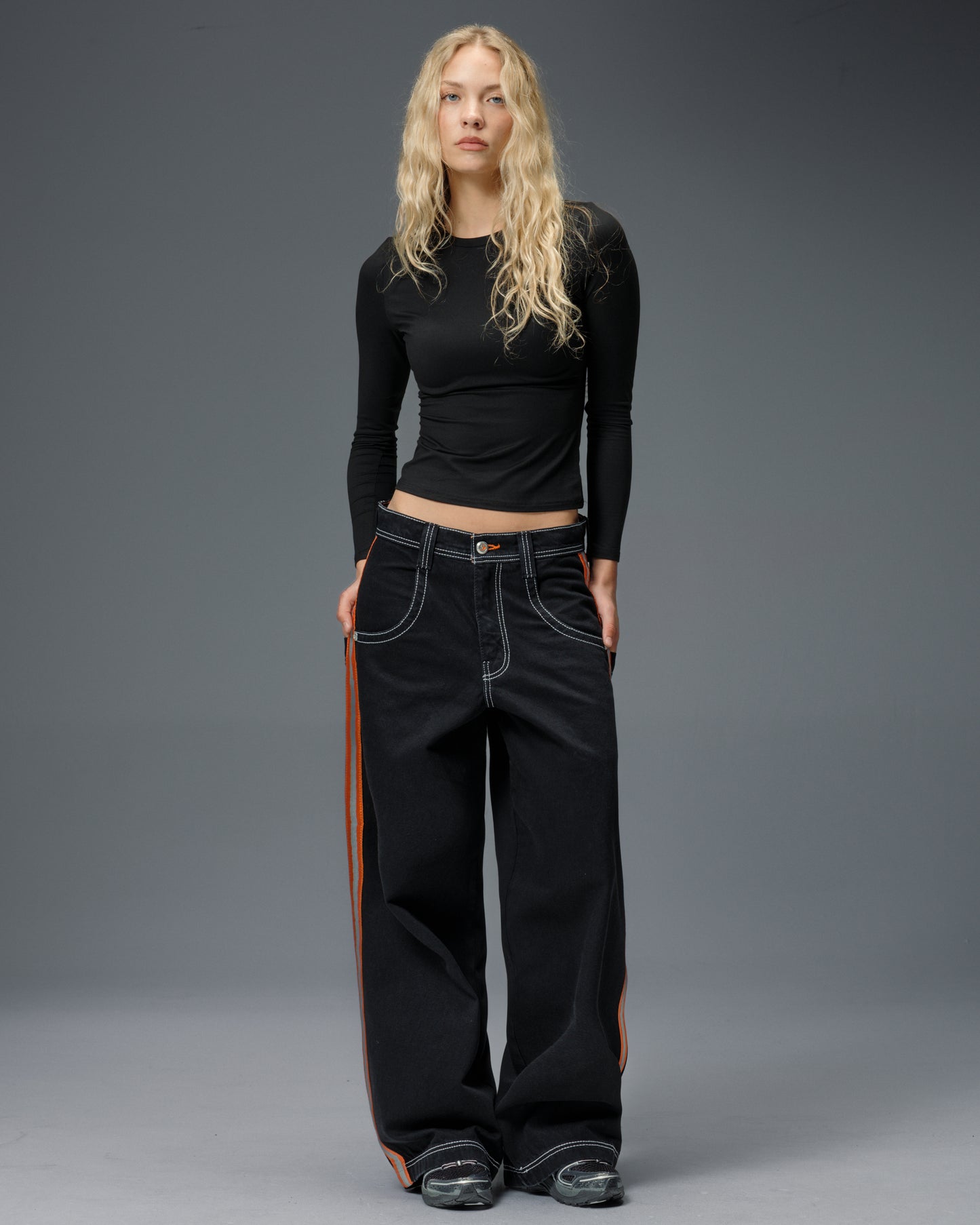 W Tuffy. 23". Jet Black.