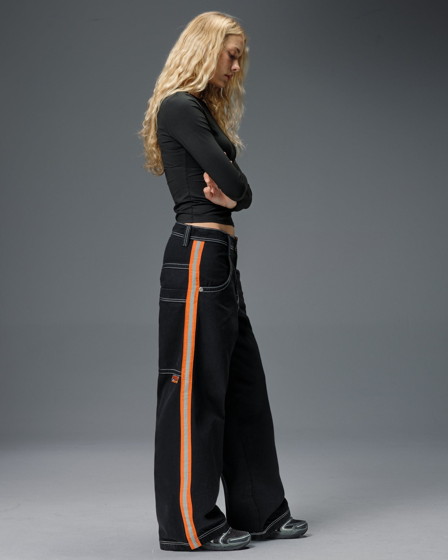 W Tuffy. 23". Jet Black.